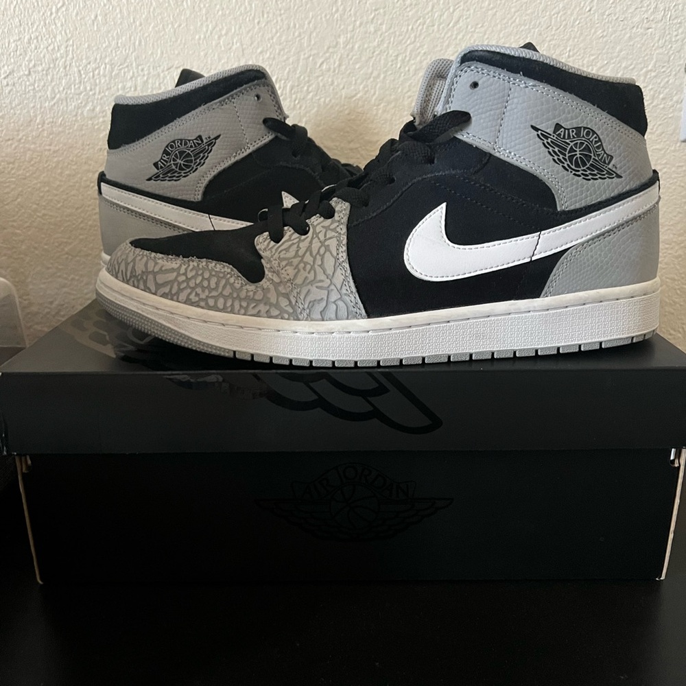Jordan 1 Mid “Elephant Print”
